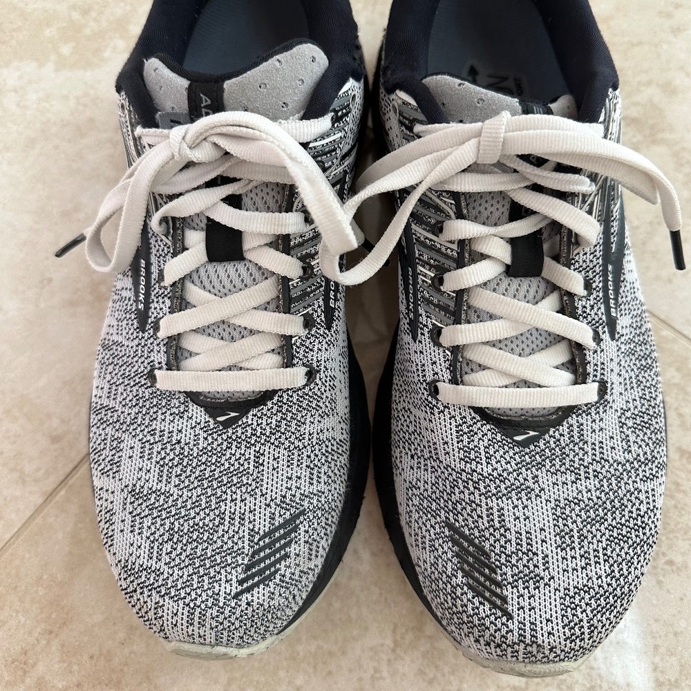 Brooks  Womens Adrenaline GTS 19 with NEW INSOLES - Size 9B